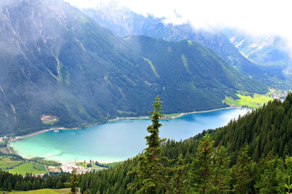 Jezioro Achen, Tyrol, Austria. Kuchnia Tyrolu