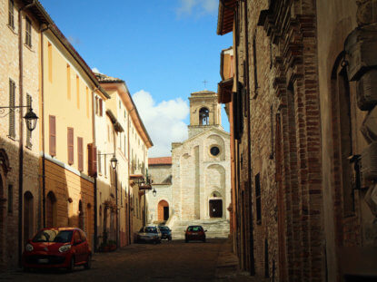 Sassoferrato, Marche. Kościół Św. Franciszka