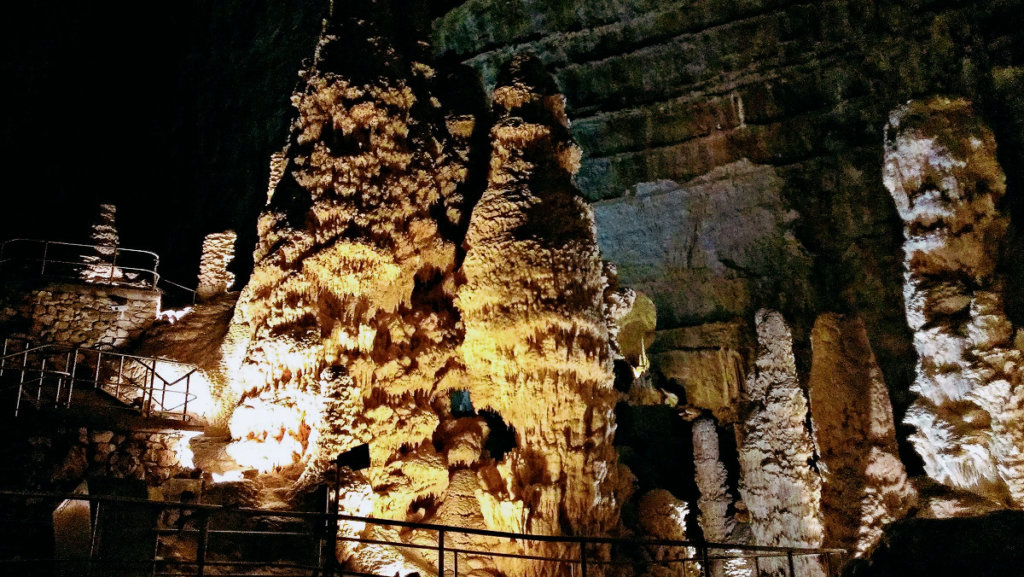 Grotte di Frassasi, Genga, okolice Sassoferrato