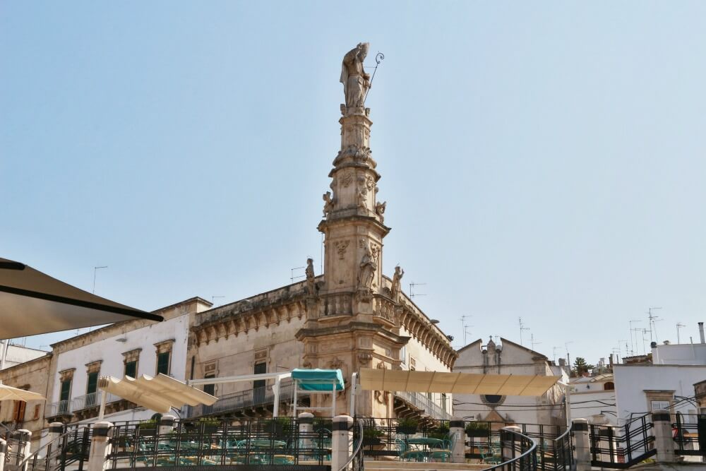 Święty Oronzo. Ostuni, la città bianca, białe miasto w Apulii.
