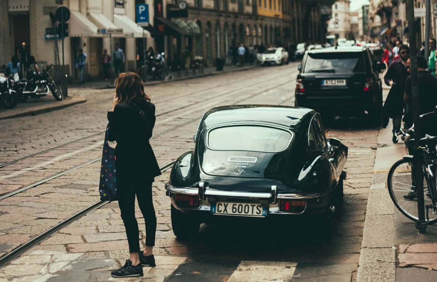 Parkowanie we Włoszech. Co oznaczają kolory linii na parkingach
