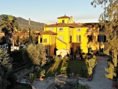 Villa Costa, Lukka w Toskanii