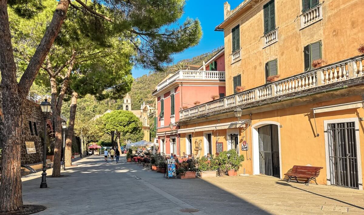 Bonassola, Liguria, u bram Cinque Terre