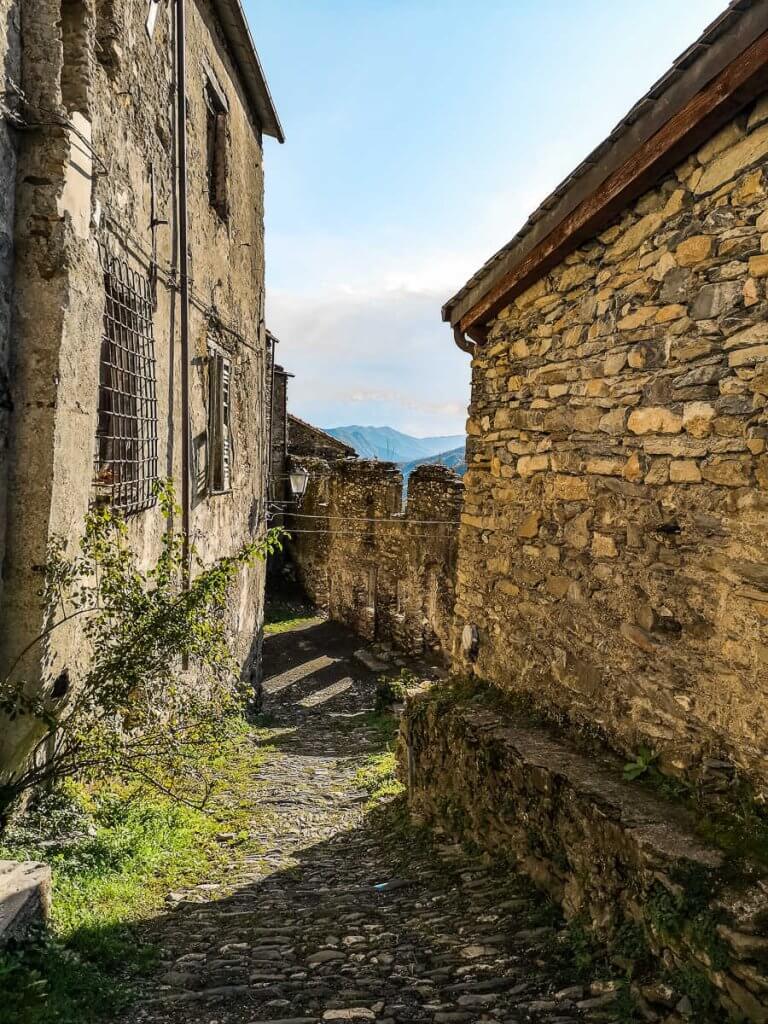 Triora, Liguria, miasto czarownic