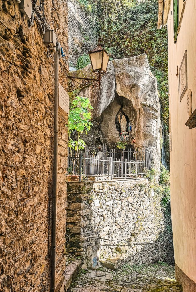 Triora, Liguria, miasto czarownic