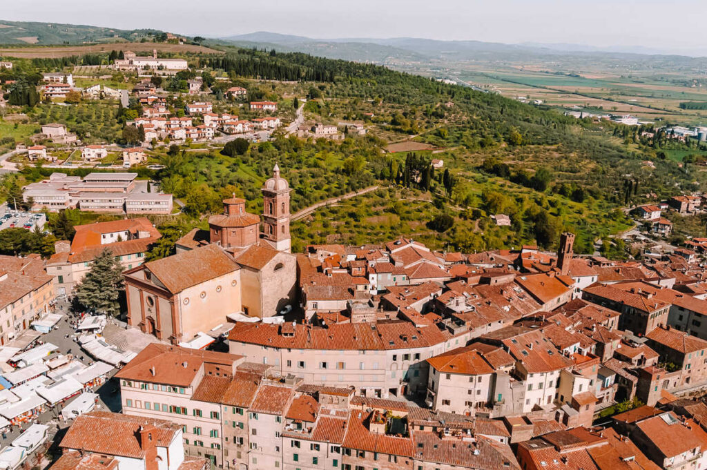 Średniowieczne miasteczko Sinalunga w Toskanii