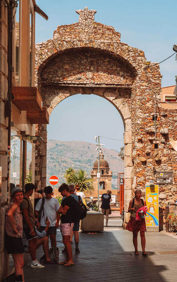 Porta Messina, Taormina. Gdzie nocować w Taorminie