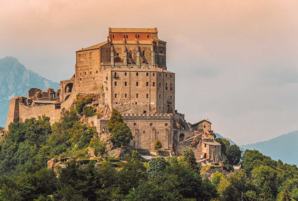 Sacra di San Michele, Piemont. Najpiękniejsze miejsca w Piemoncie