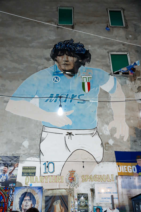 Mural z Maradoną w Neapolu, Largo Maradona