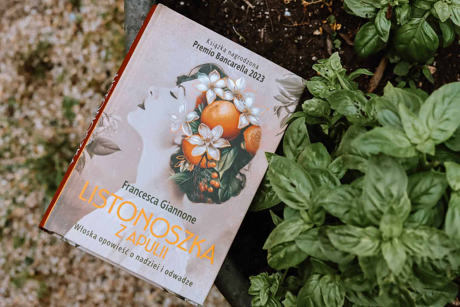 „Listonoszka z Apulii” – recenzja książki Franceski Giannone