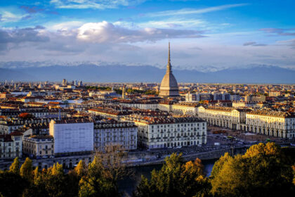Panorama Turynu z Mole Antonelliana, Padem i Alpami w tle
